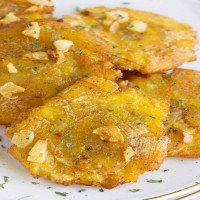 Tostones al Ajo